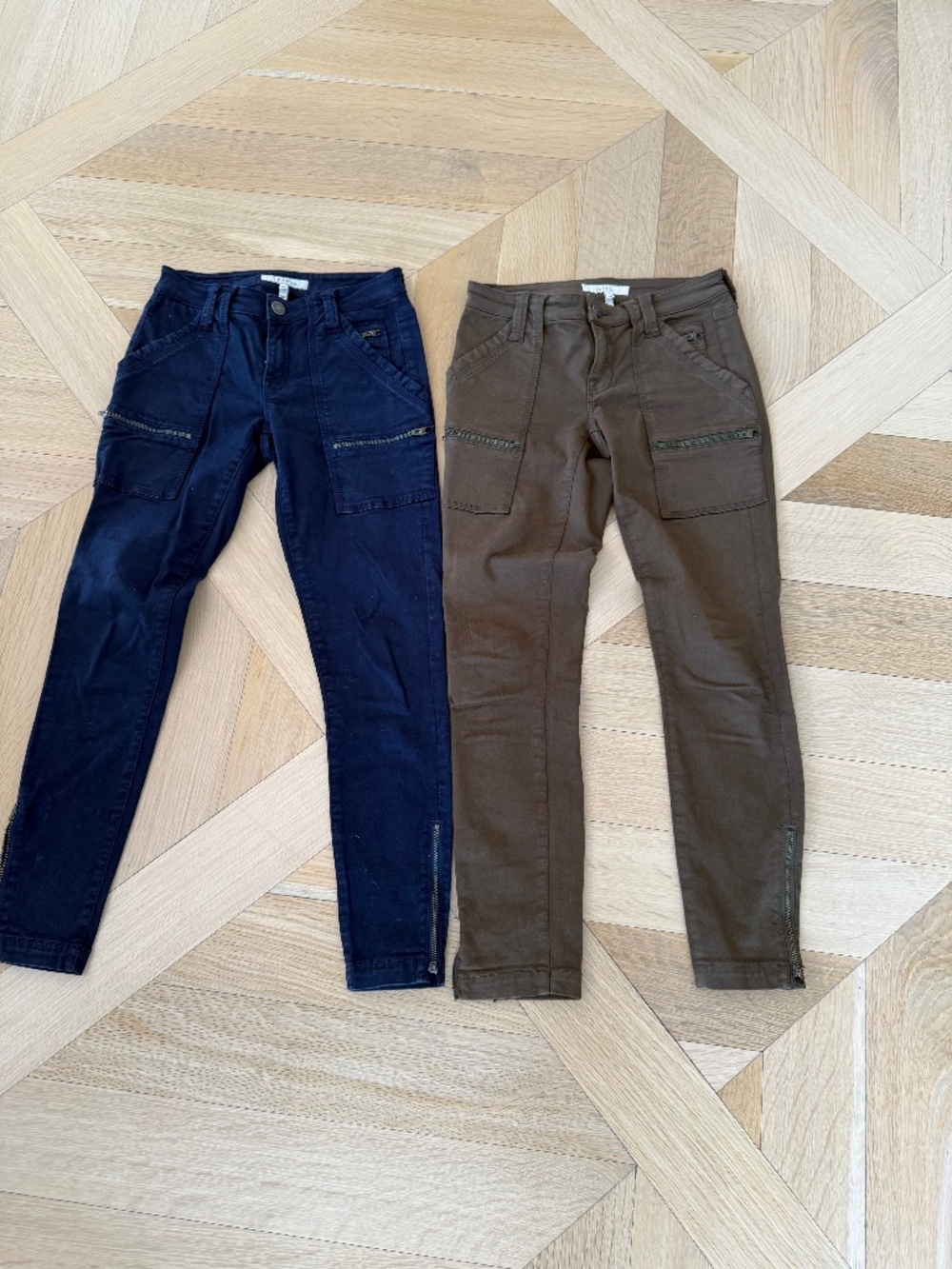 2 pairs of Joie Park Skinny pants size 24, 1 navy 1 army green